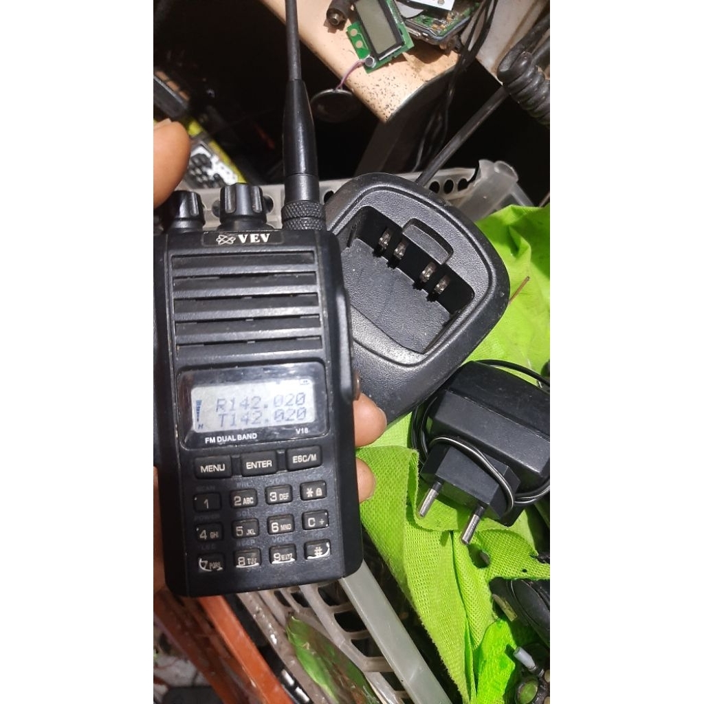 HT VEV V18 DUALBAND VHF UHF