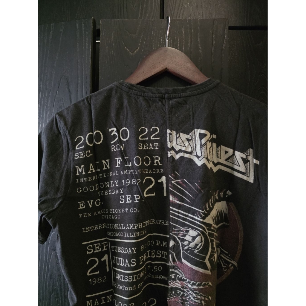 Celcius T-Shirt Wash Effect. Vintage Edition. 100% original. size S. baju kaos pria ukuran S cocok u