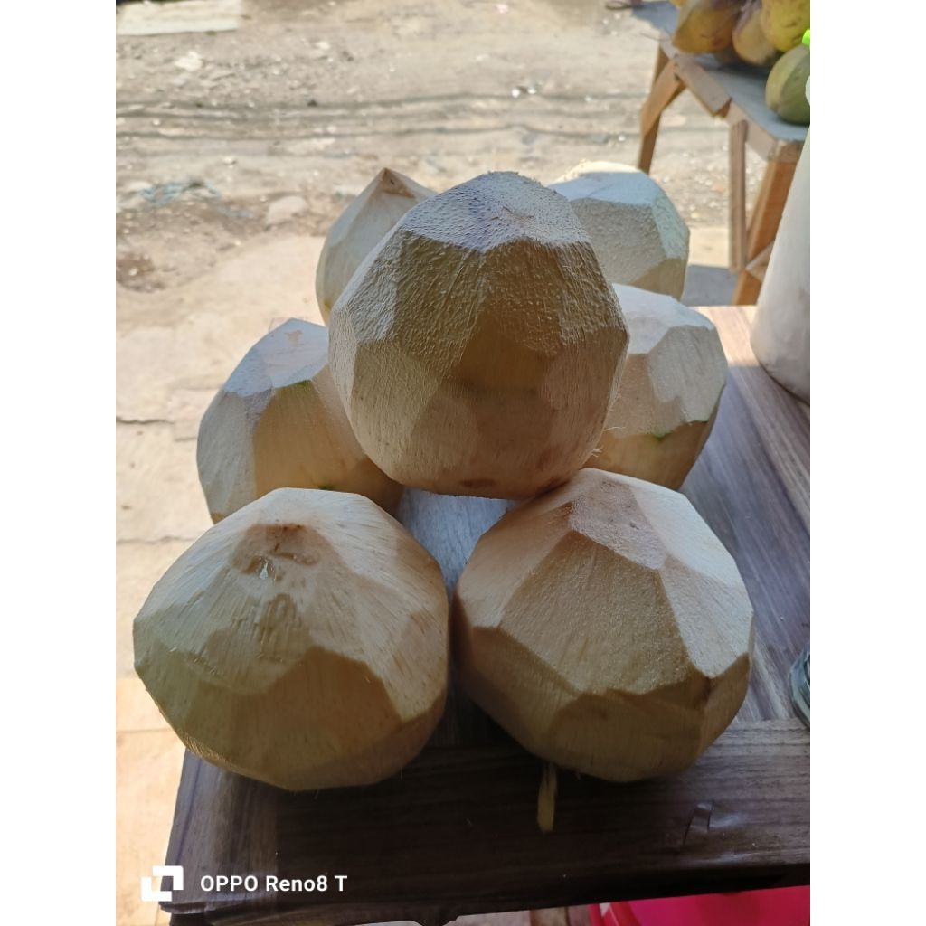 

kelapa degan muda kupas diamond segar manis