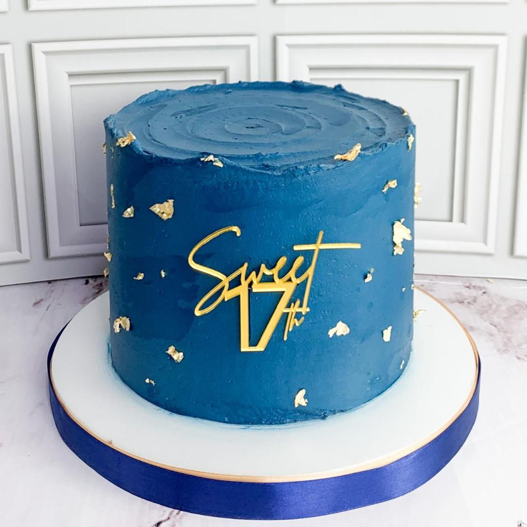 

Kue Ulang Tahun/Birthday Cake/Kue Ultah tema Blue Dongker/Blue Gold/Kue Birthday jakarta