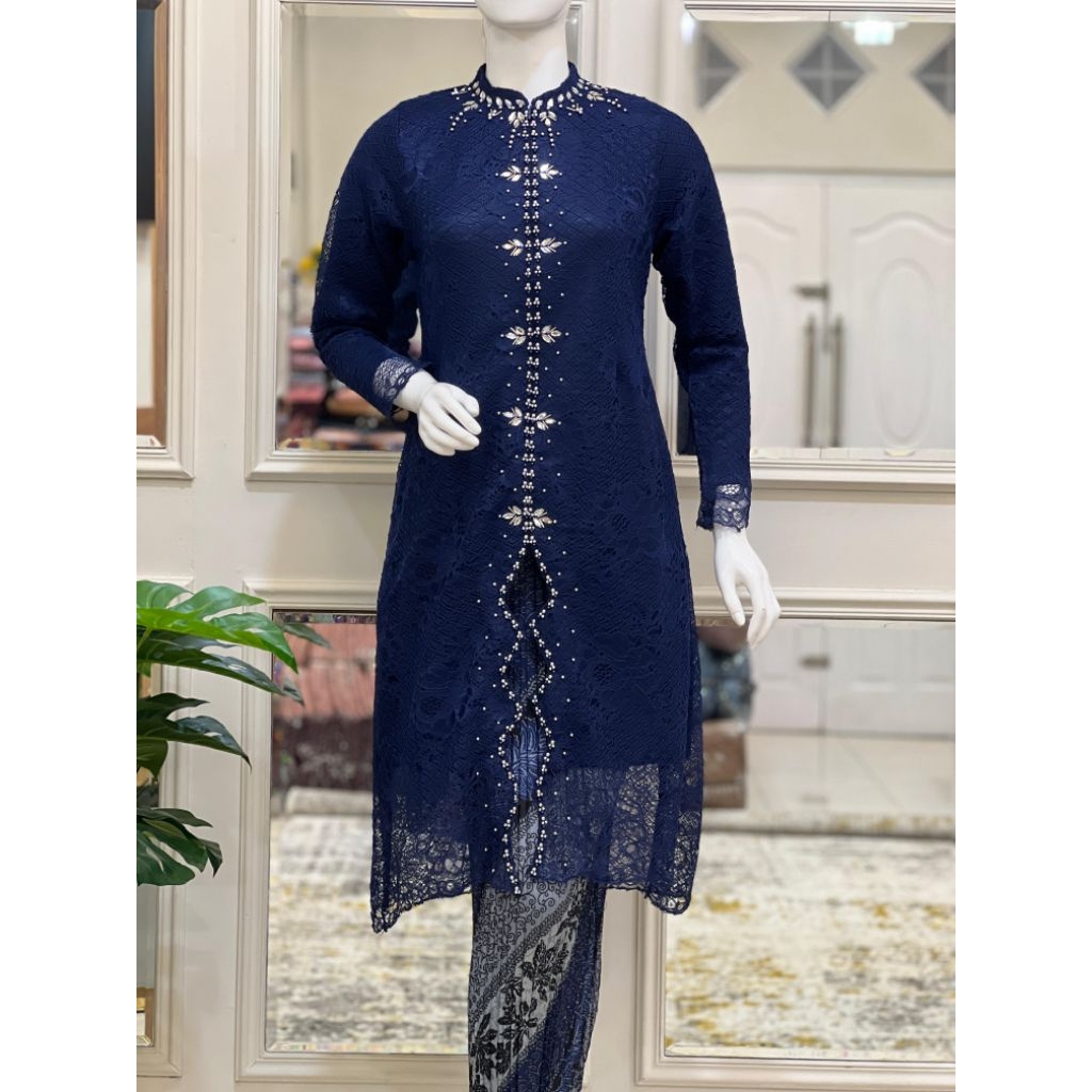 ￼kebaya tunik  kebaya kartini pendek  kebaya wisuda  kebaya wisuda  kebaya modern