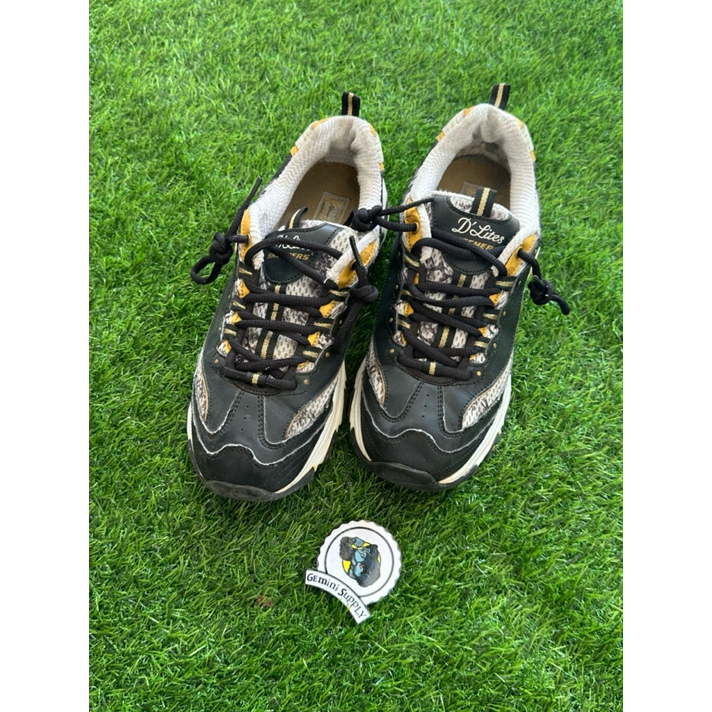 Sepatu Skechers D’Lites