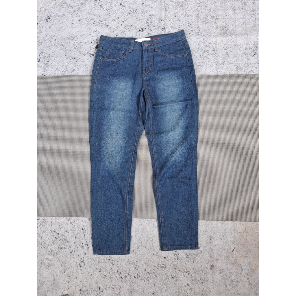 CELANA JEANS FRJ LOOSE TAPERSize tag: M 
LP:77Cm
P:94cm
OL:15cm