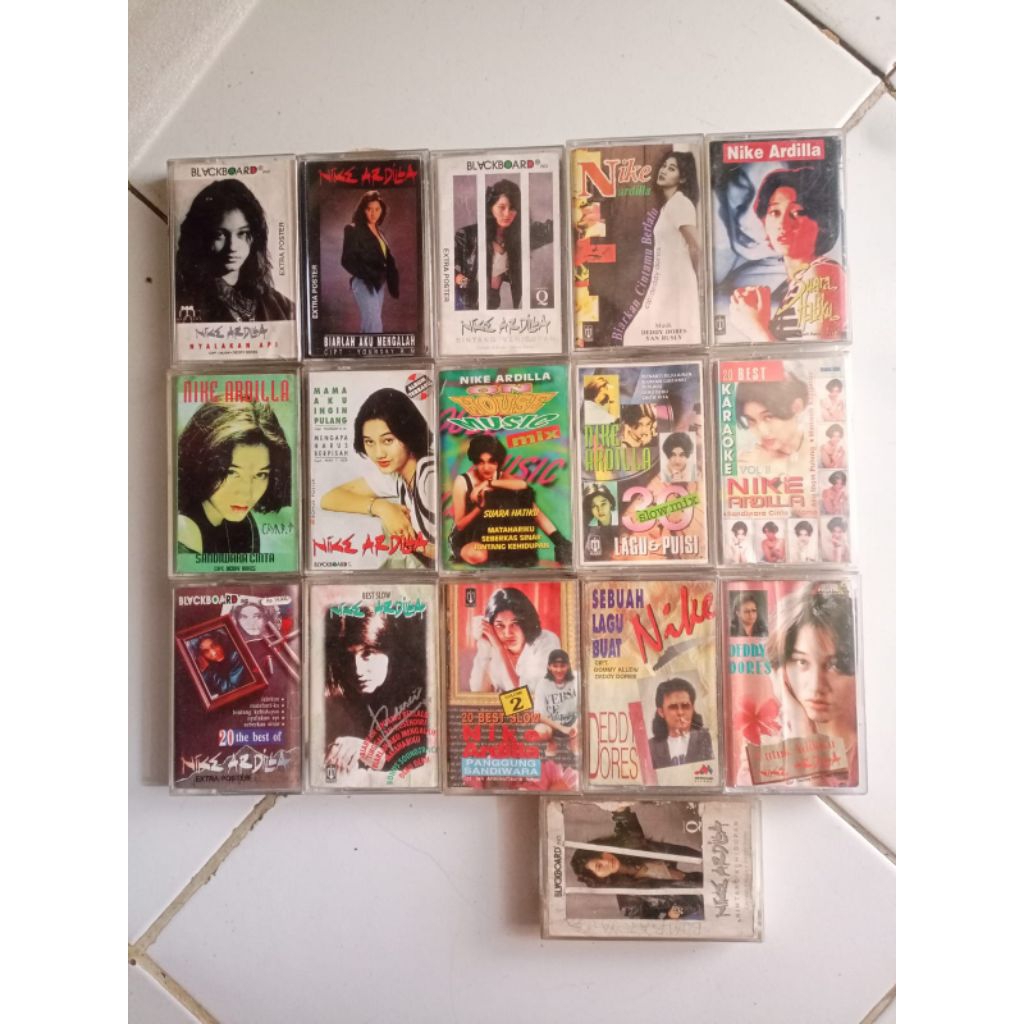 Kaset Pita - Nike Ardila