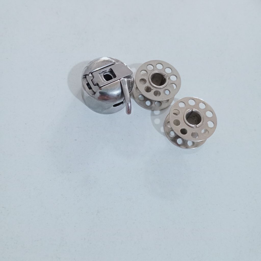 sekoci mesin jahit/sekoci mesin singer dan butterfly (induk sekoci+ 2 anak sekoci)