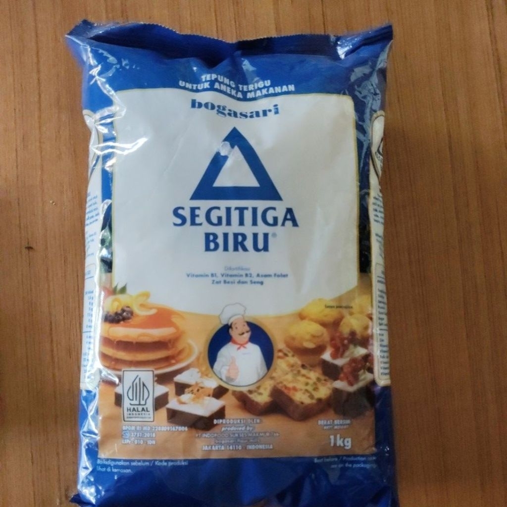 

Tepung terigu bogasari segitiga biru 1kg