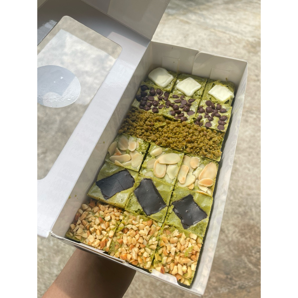 

Matcha blondies | Matcha brownies 18 sekat uk 20x10
