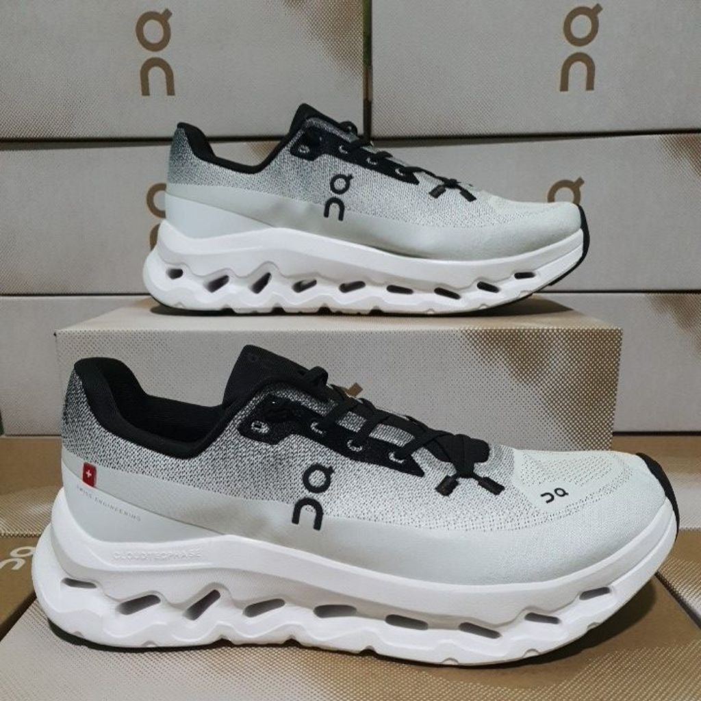 sepatu on cloud black ivory abu hitam putih