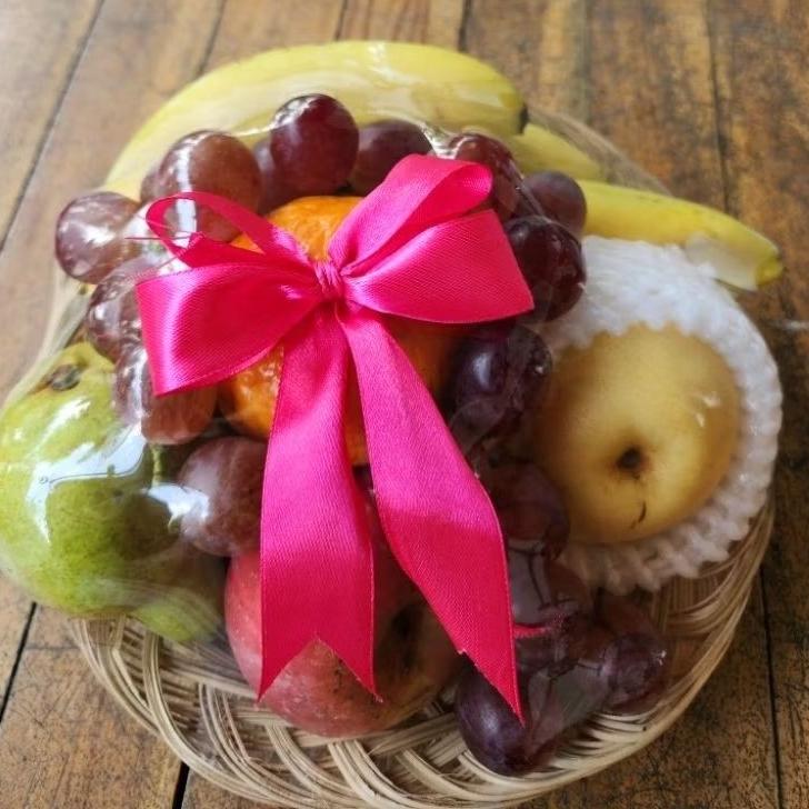 

PAKET / PARCEL / BINGKISAN / BUAH SEGAR 6 MACAM BUAH BERAT KURLEB 1,5 KG