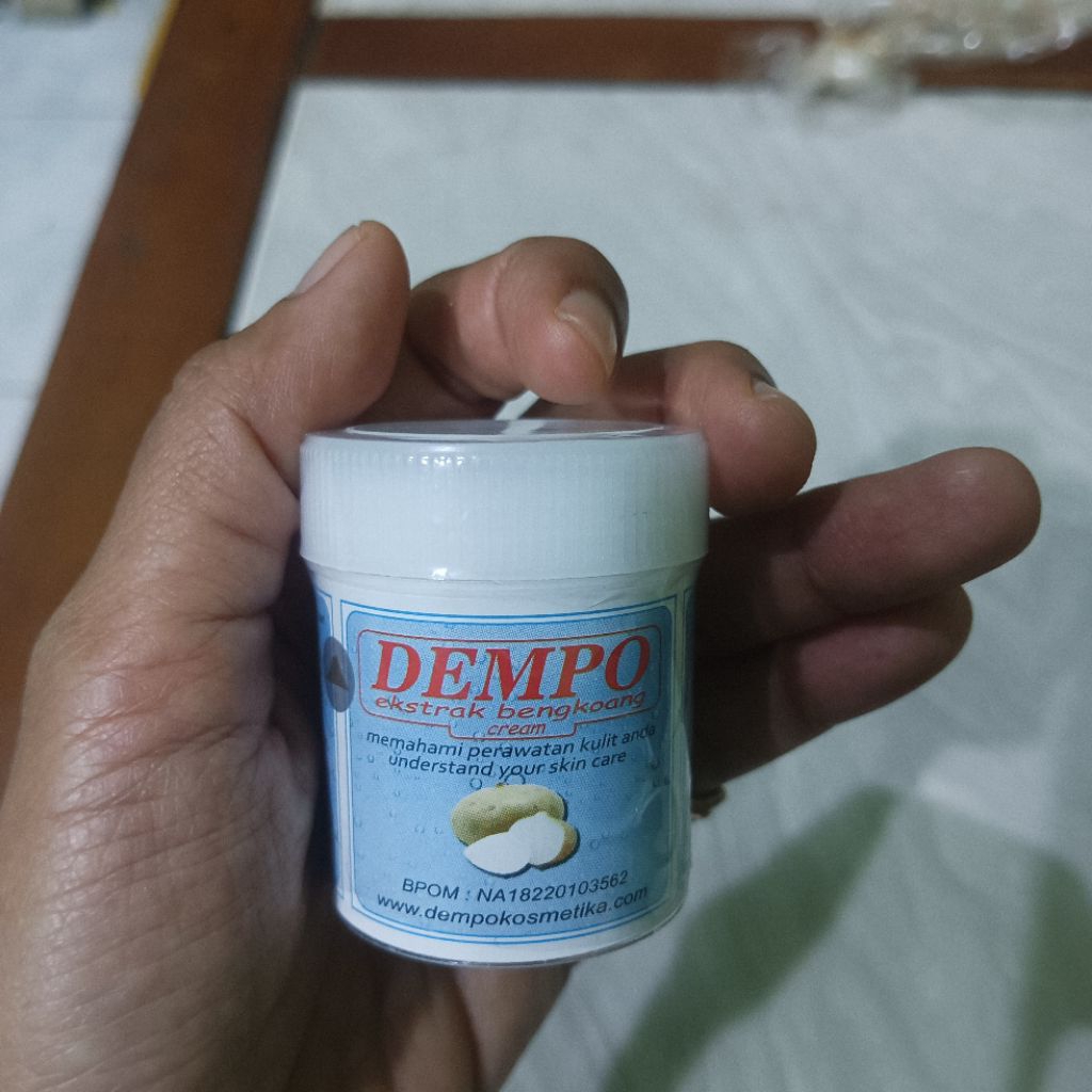 Krim Dempo Sari Bengkoang Biru Kemasan Botol