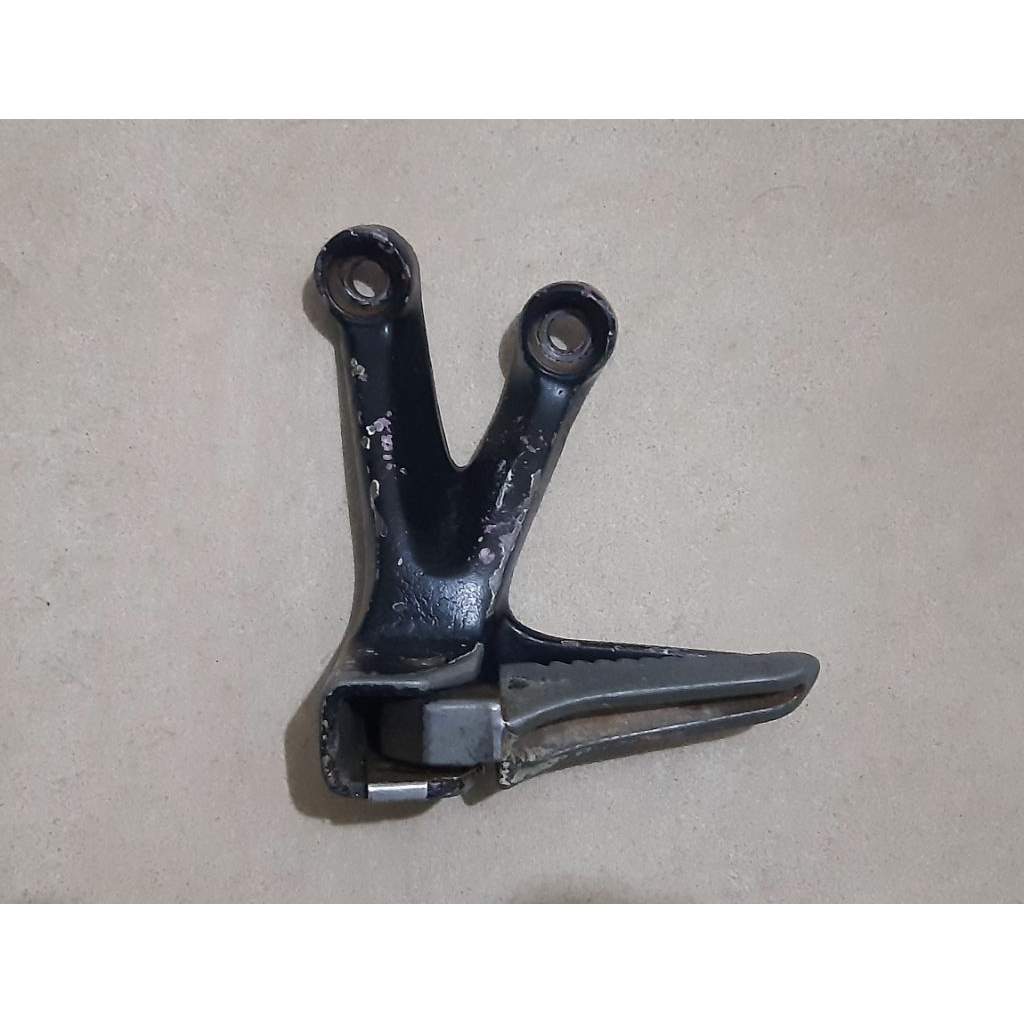 step belakang kiri suzuki sateia FU original