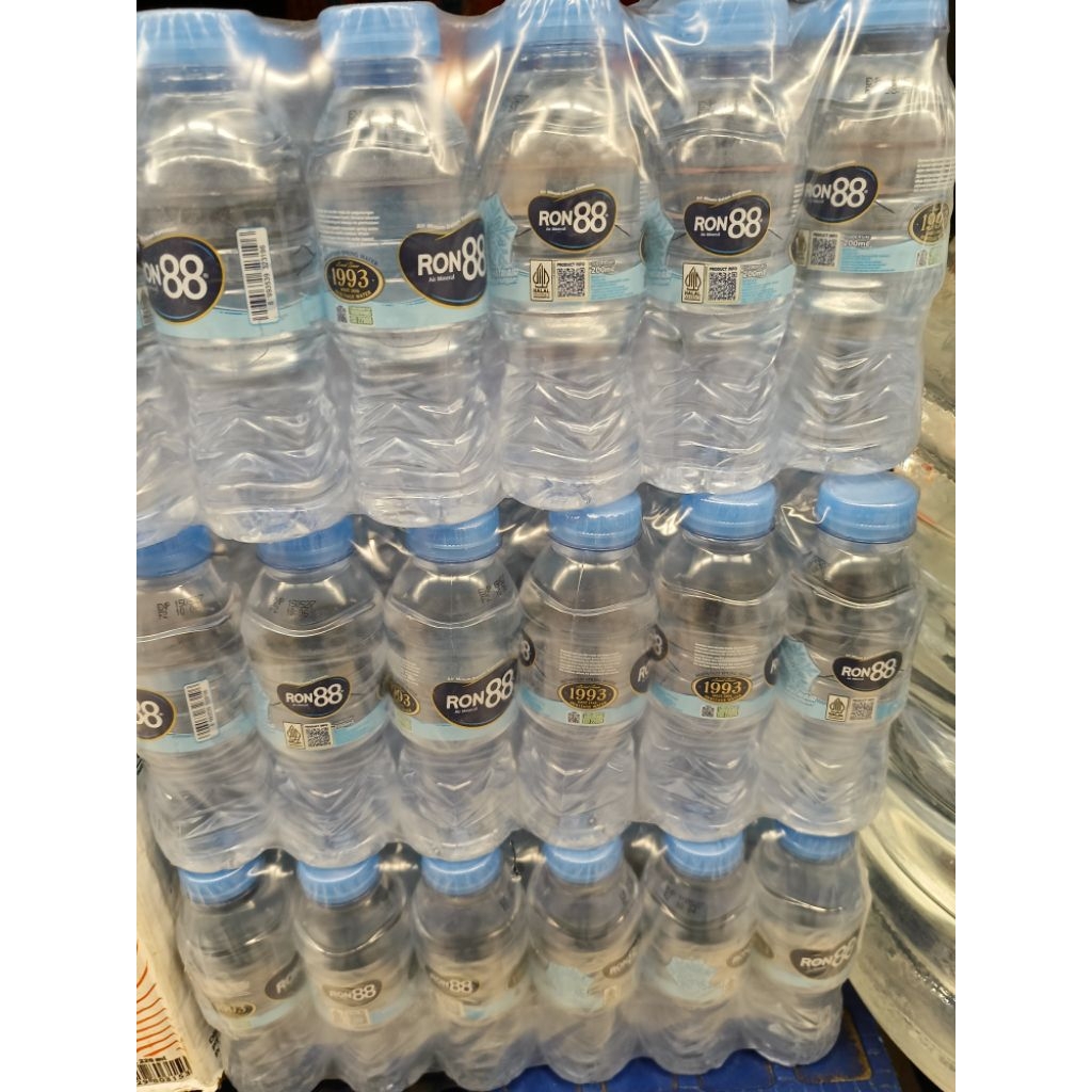 

Air Mineral Ron 88 Isi 24 Pcs / Pack (200 Ml)