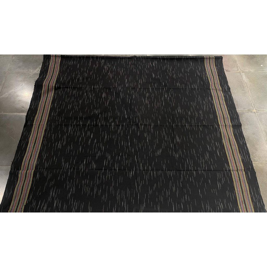 Lurik Gerimis Tumpal Hitam