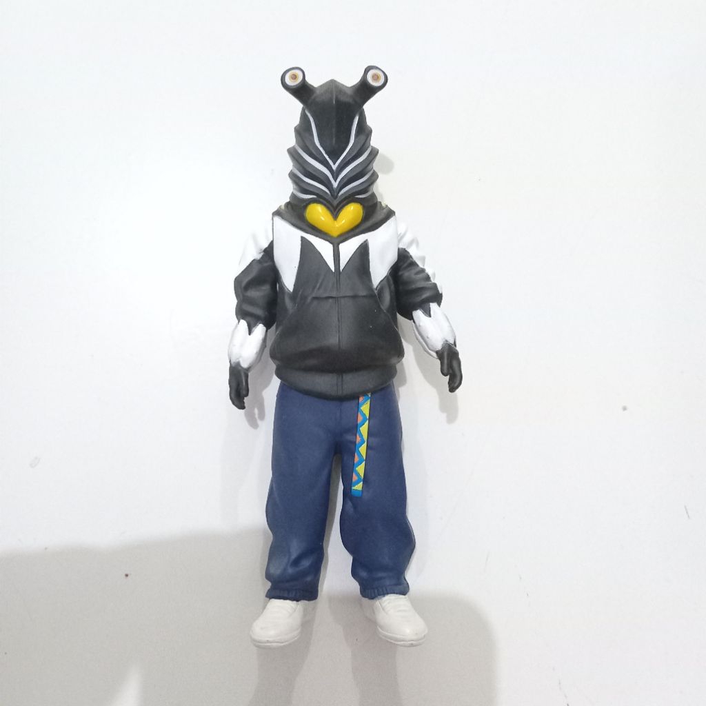 Sofubi bandai ultra monster 500 series pegassa seijin