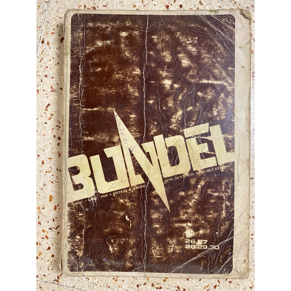 BUKU MAJALAH BUNDEL ISI LAGU LAGU