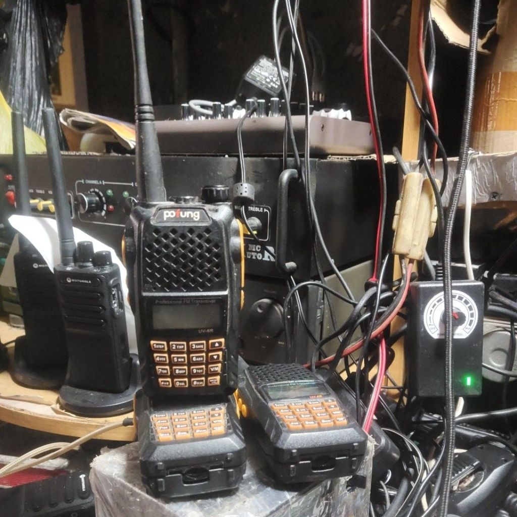 HT POFUNG UV-6R DUAL BAND UHF DAN VHF POFUNG UV6R