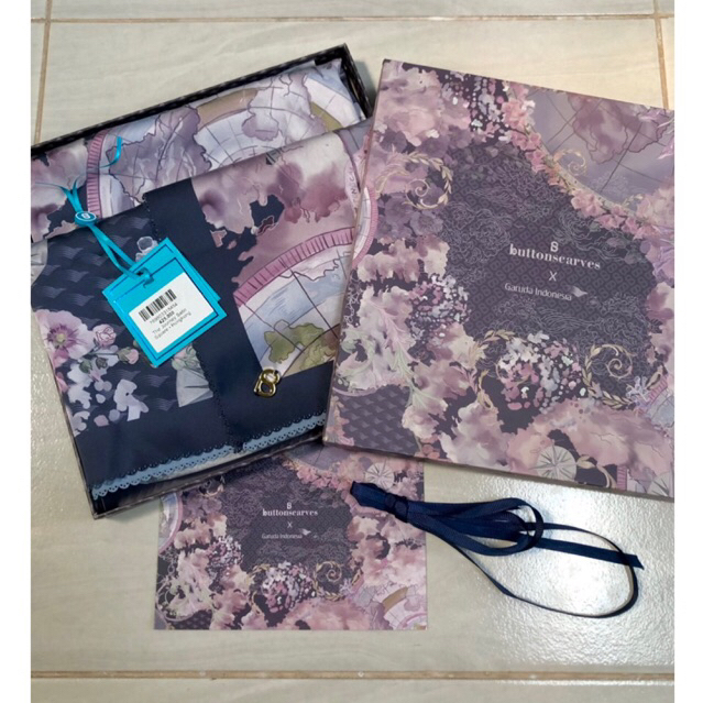 Buttonscarves Preloved