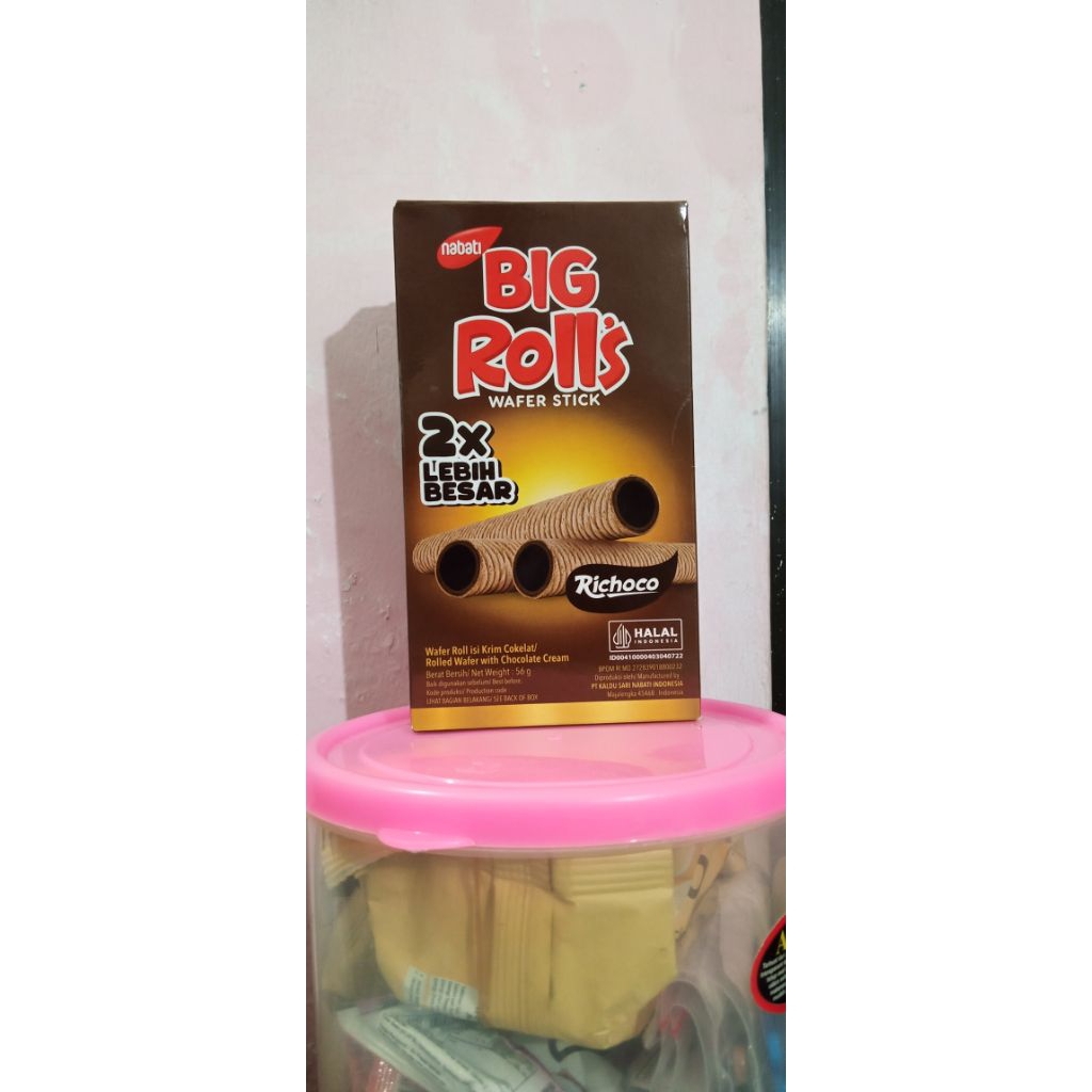 

nabati big rolls richoco 56 gr wafer stick cokelat