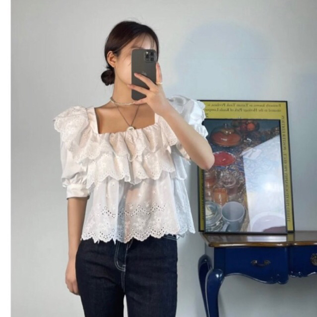 blouse crop ruffle putih