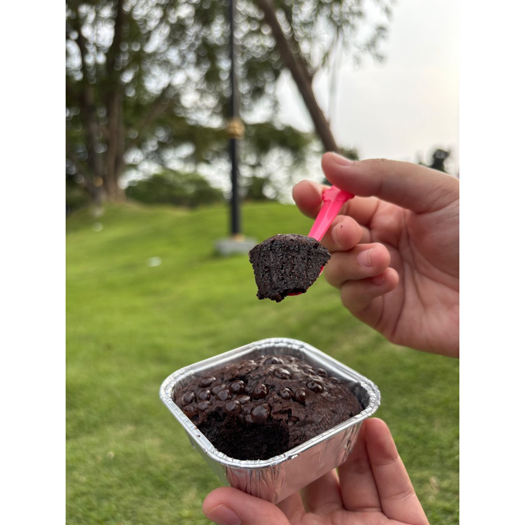 

Fudgy Brownies pakai coklat premium dijamin 100% nyoklat