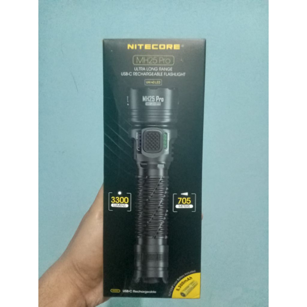 senter NITECORE MH25PRO