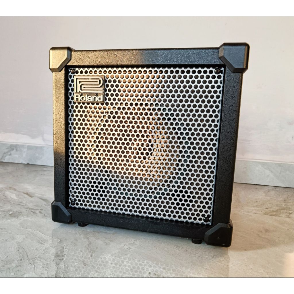 Amplifier Ampli Salon Speaker Roland Cube 20XL