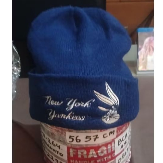beanie hat NY collab Mlb collab Looney tunes.official tag