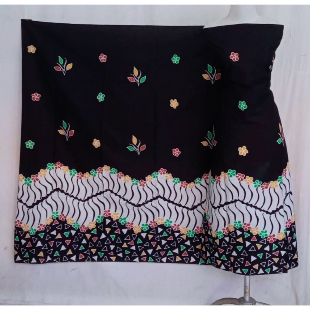 KAIN BATIK TULIS MADURA HITAM