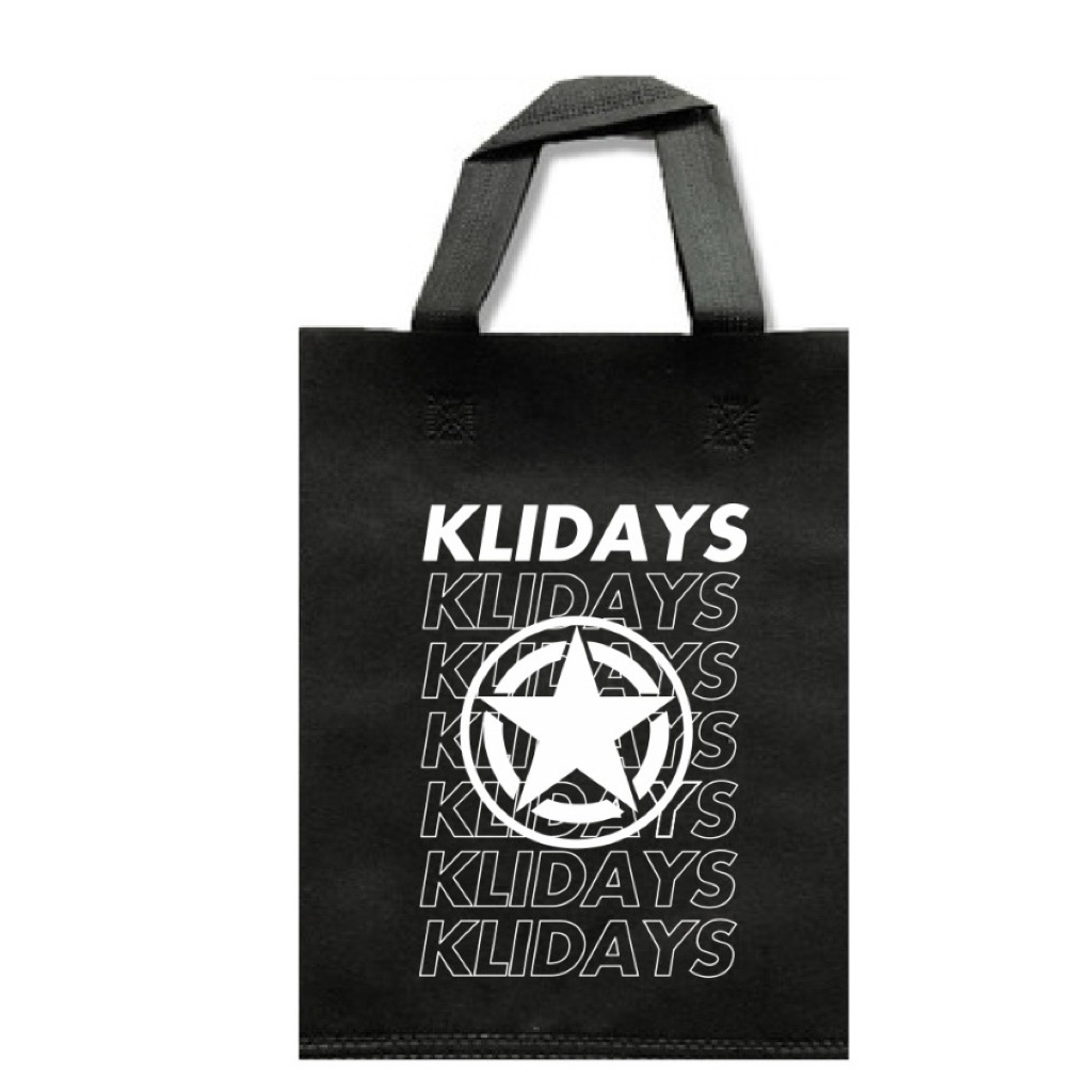 

klidays goodie bag bahan spunbond 30x40x8 warna Hitam goodiebag