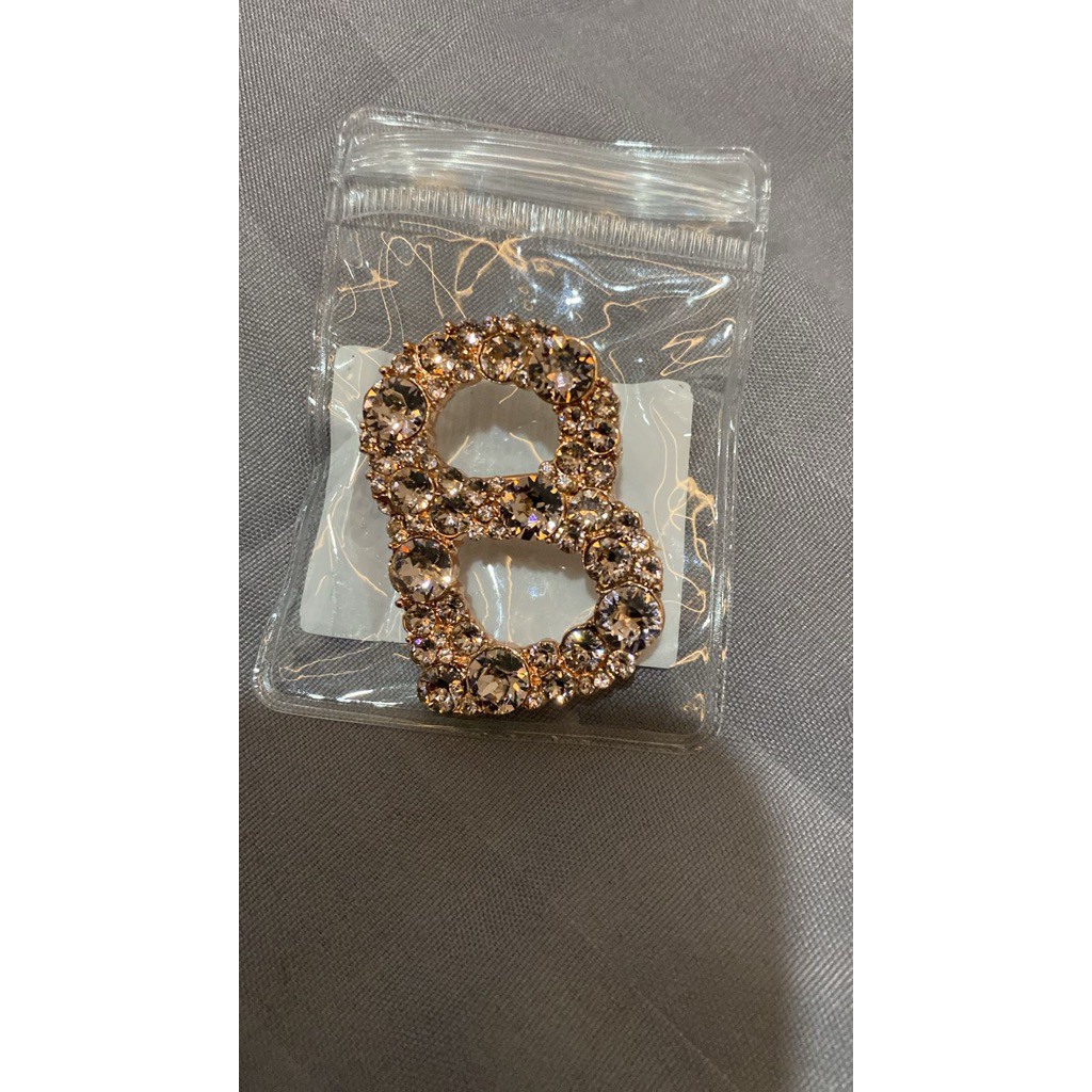 Buttonscarves Brooch Preloved