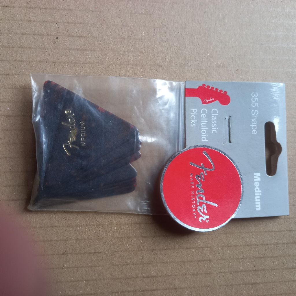 pick bass fender original