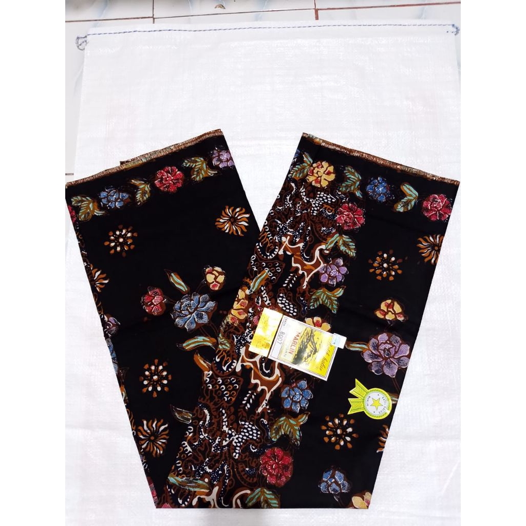 Kain Marlin/kain wanita kualitas original/Marlin hitam kekinian/sarung wanita pakaian wanita