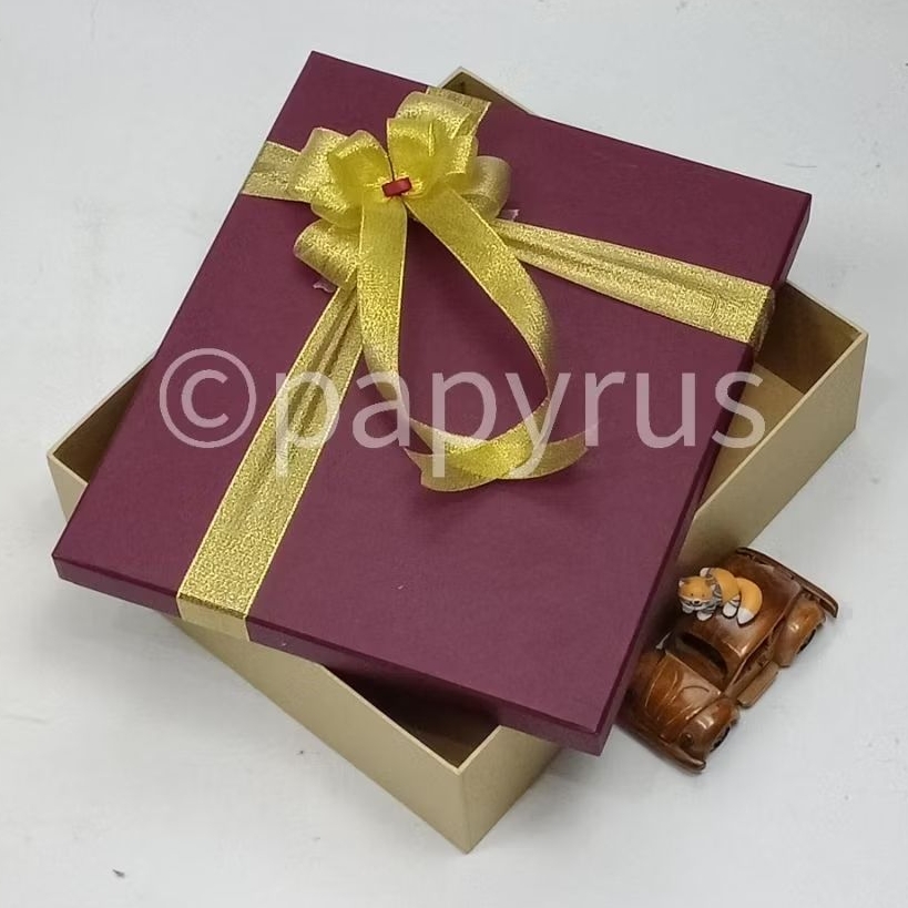 

PAPYRUS Kombinasi 30x35 Tinggi 8cm Kotak Kado Gift Box Hardbox Hampers V1