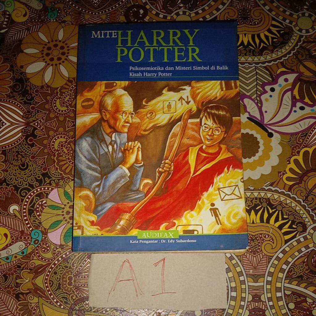 BUKU MITE HARRY POTTER