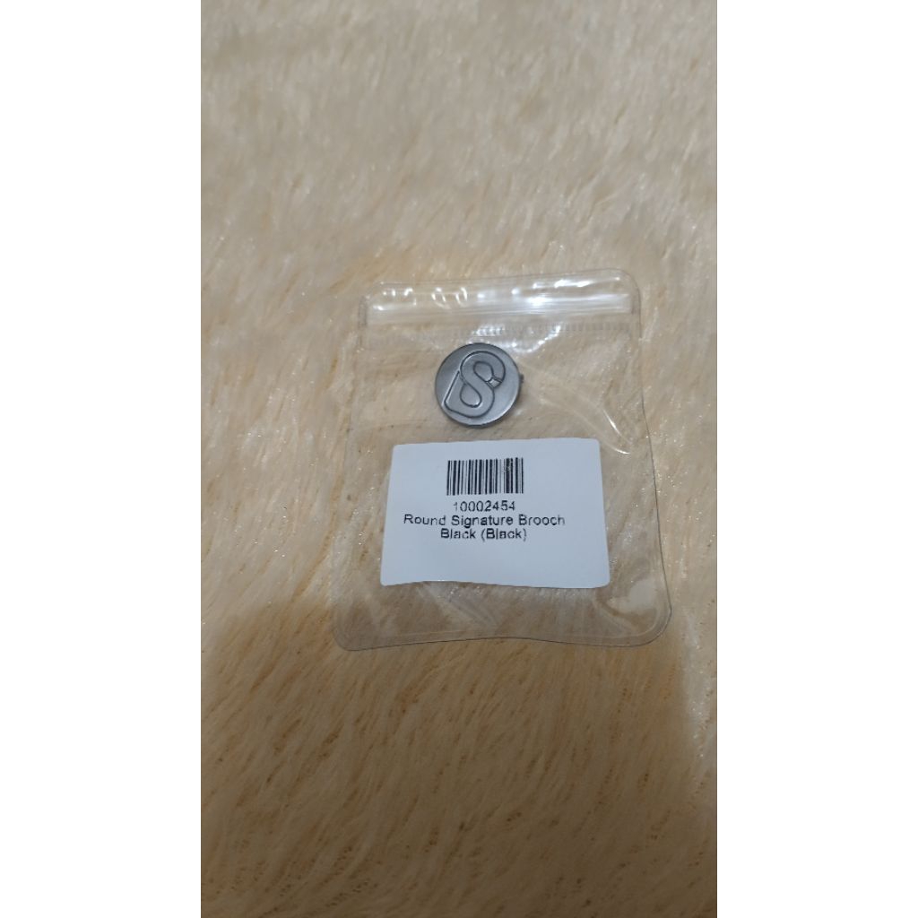 Buttonscarves round brooch - bross black - hitam