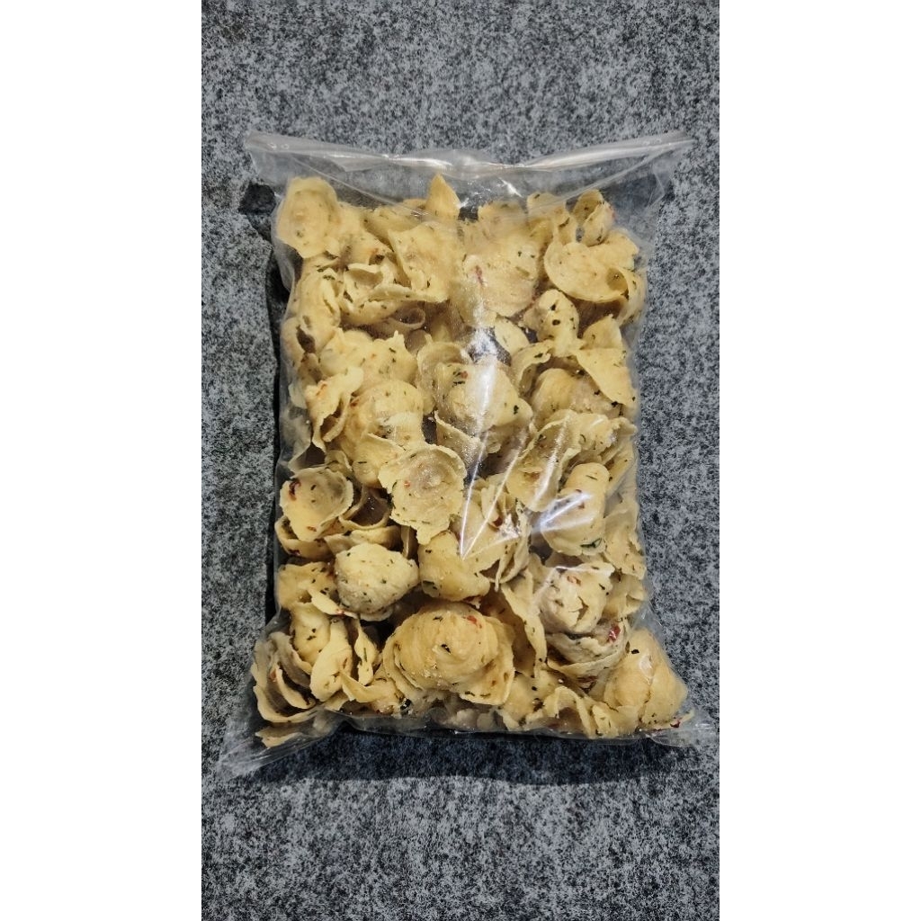 

keripik bawang renyah keriuk rasa gurih pedas 500GR
