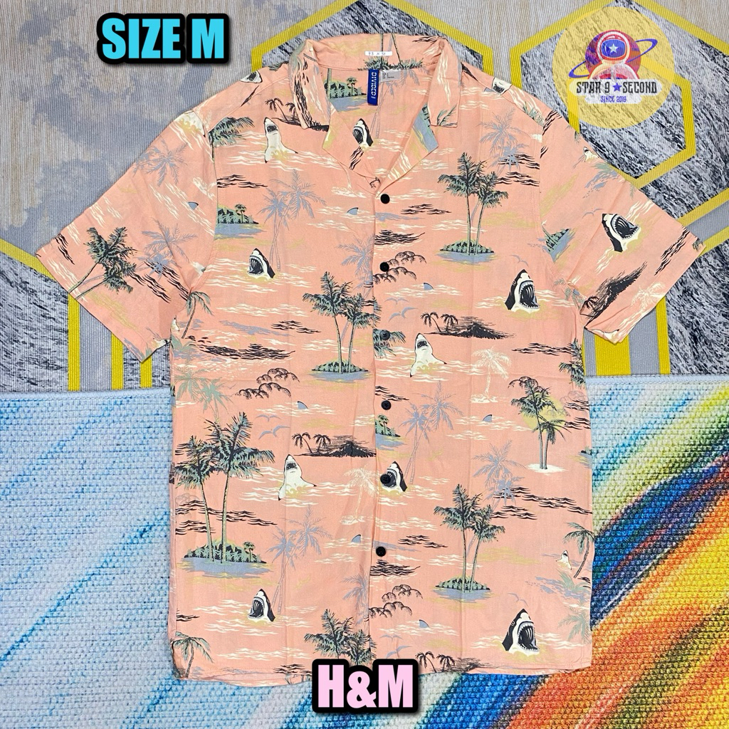 Kemeja Second HM Size M Lengan Pendek Pantai Motif Hiu