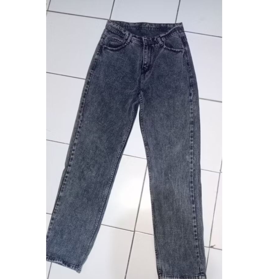 Preloved Highwaist loose jeans snow black