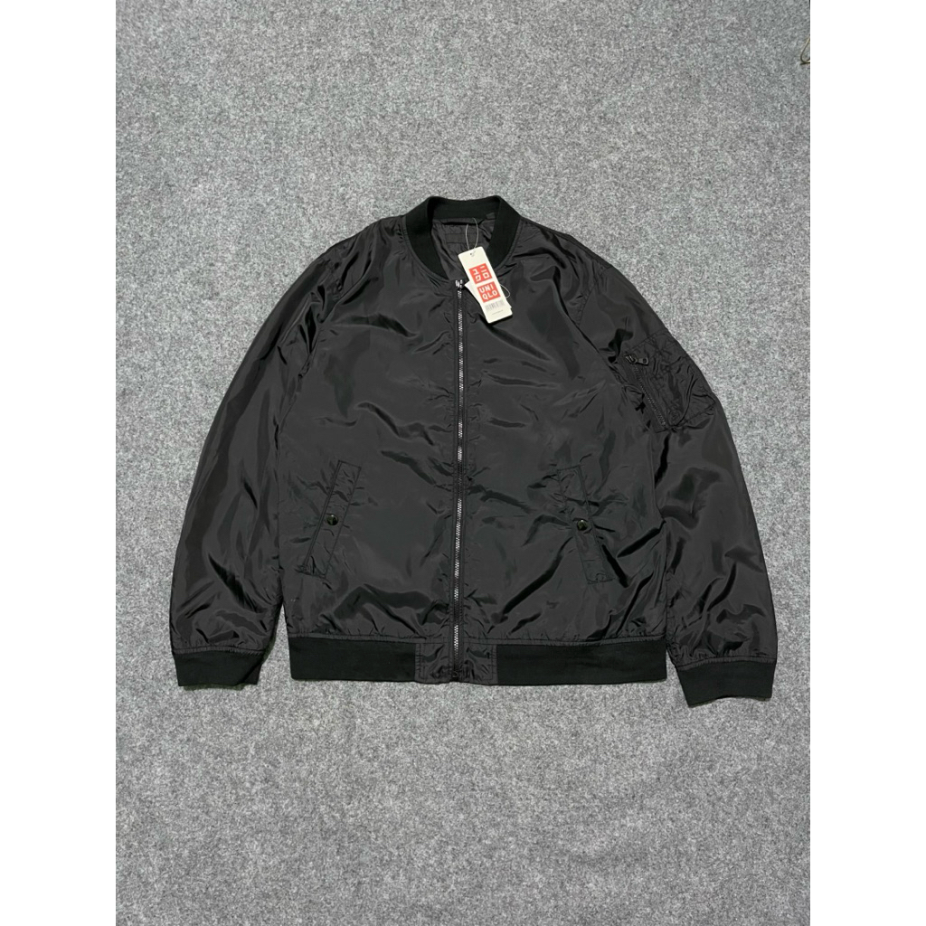 Jaket bomber Uniqlo second