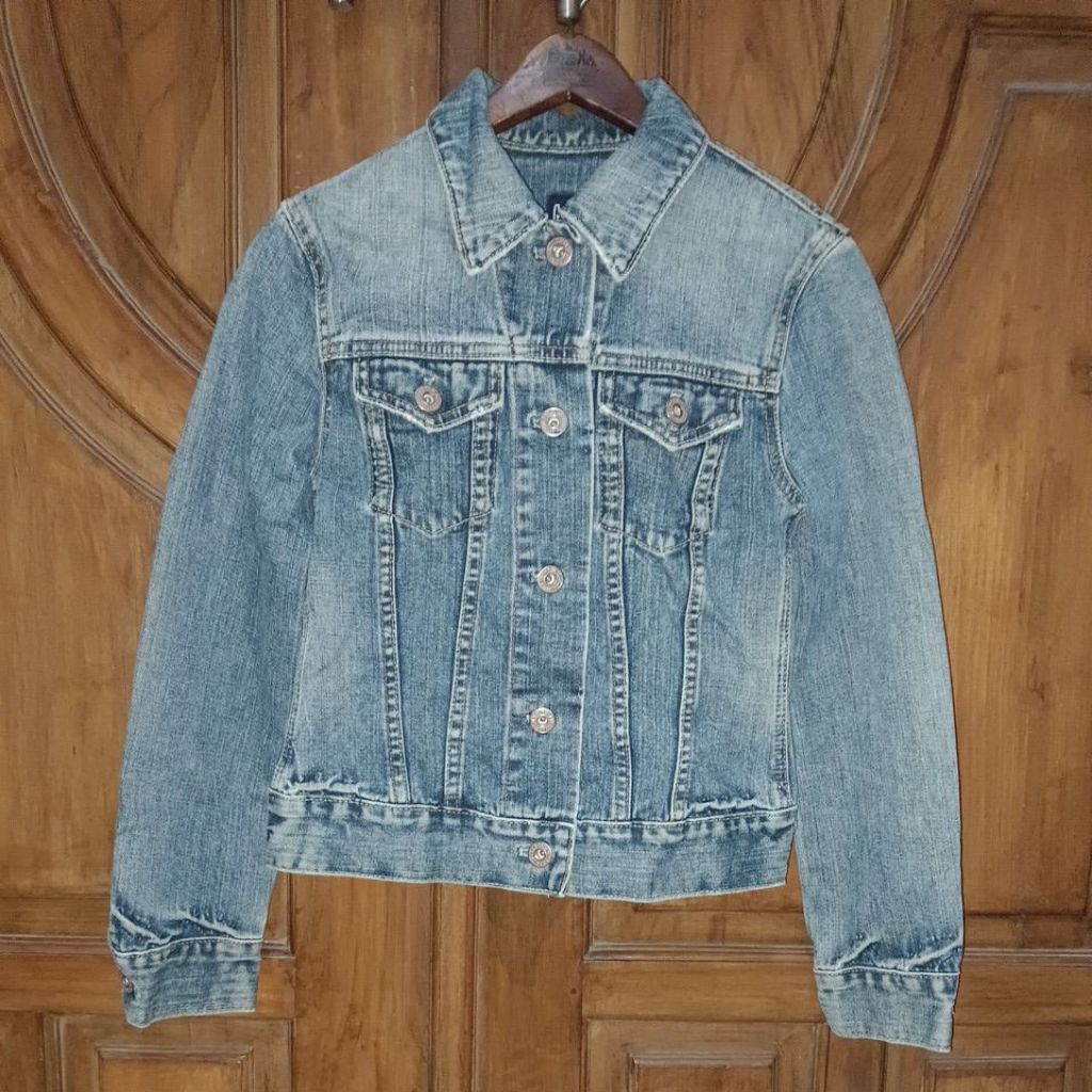 PRELOVED GAP Jaket Jeans Denim Crop Slimfit Wanita Biru Vintage Washed LD 80