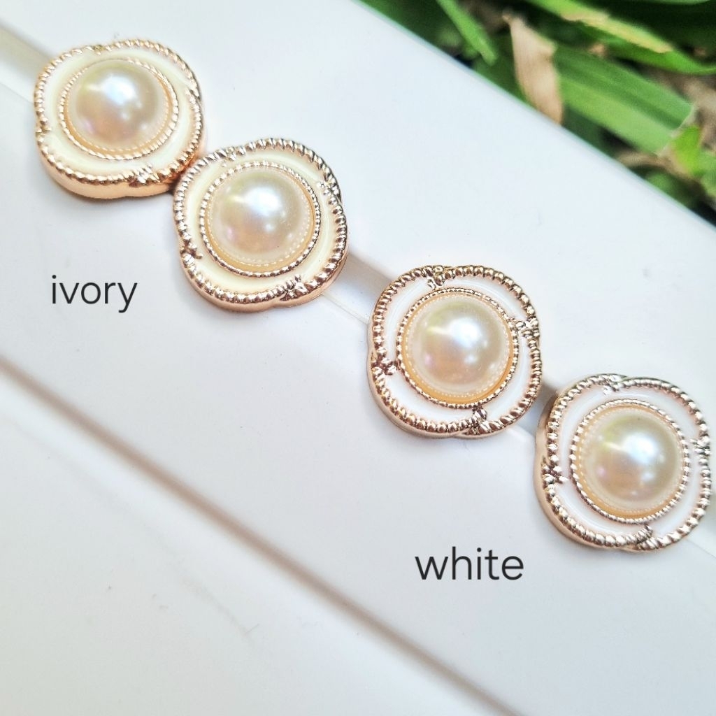 kancing bunga mutiara vintage korea gold sweter gamis