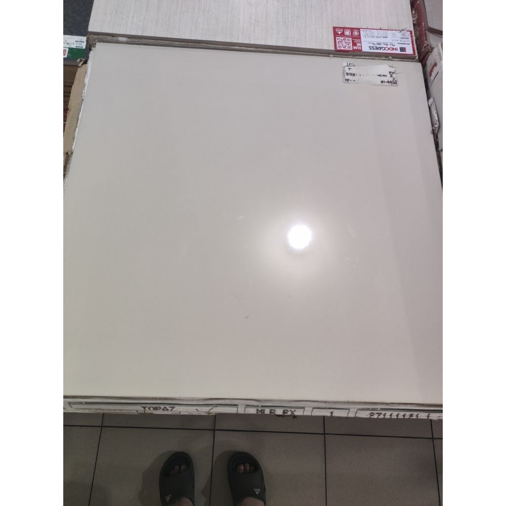 Granit Indogress Topaz PL 60x60 kw1/Dus (kilap cream )