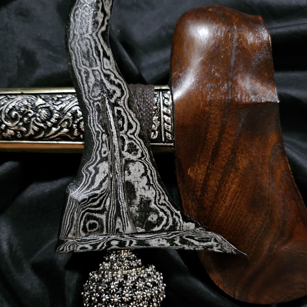 Keris Sepokal Luk 7 Pamor Untu Walang