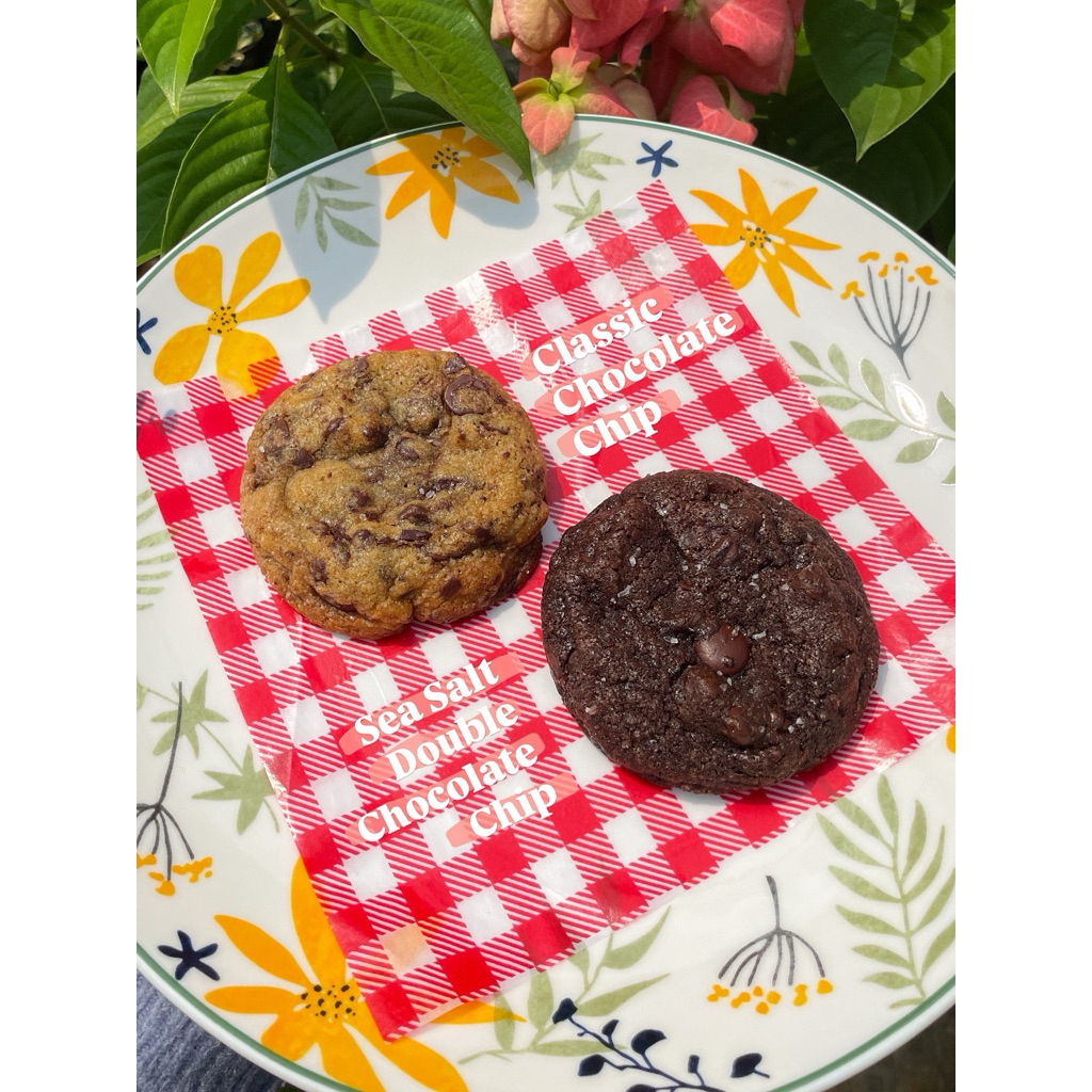 

Assorted Chunky Cookies by Helva