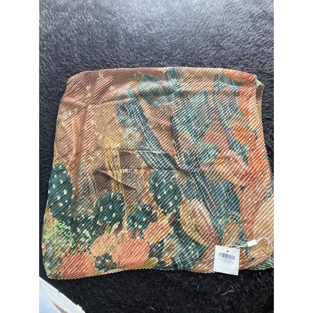 Buttonscarves The Opuntia Pleated Square - Russet