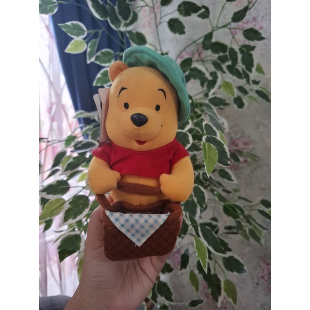 Boneka Pooh bawa tas keranjang kostum new tag sega
