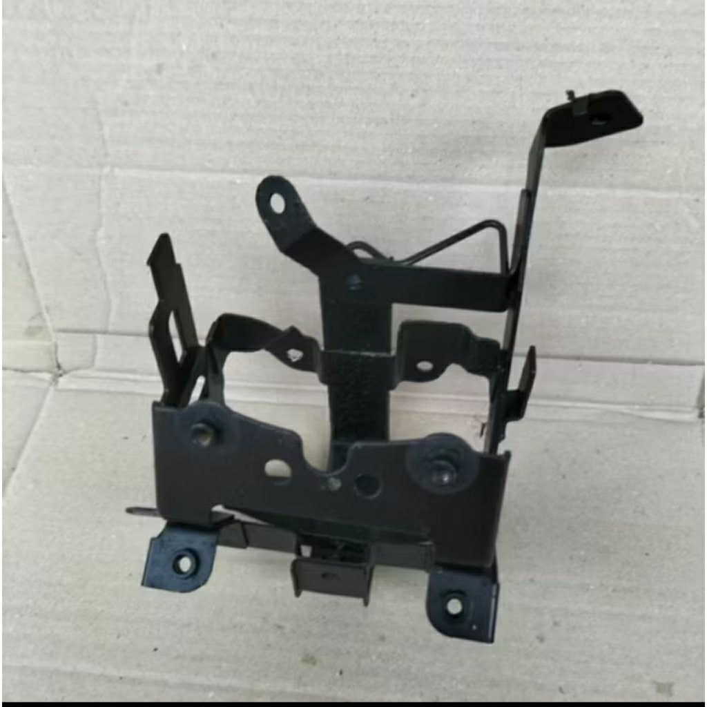 pangkon aki tempat aki Honda Vario 110 karbu ori lepasan motor