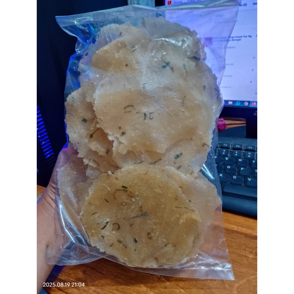 

Kerupuk Opak singkong mentahOpsak / Kerupuk Romeo jawa Murah ukuran 250gr