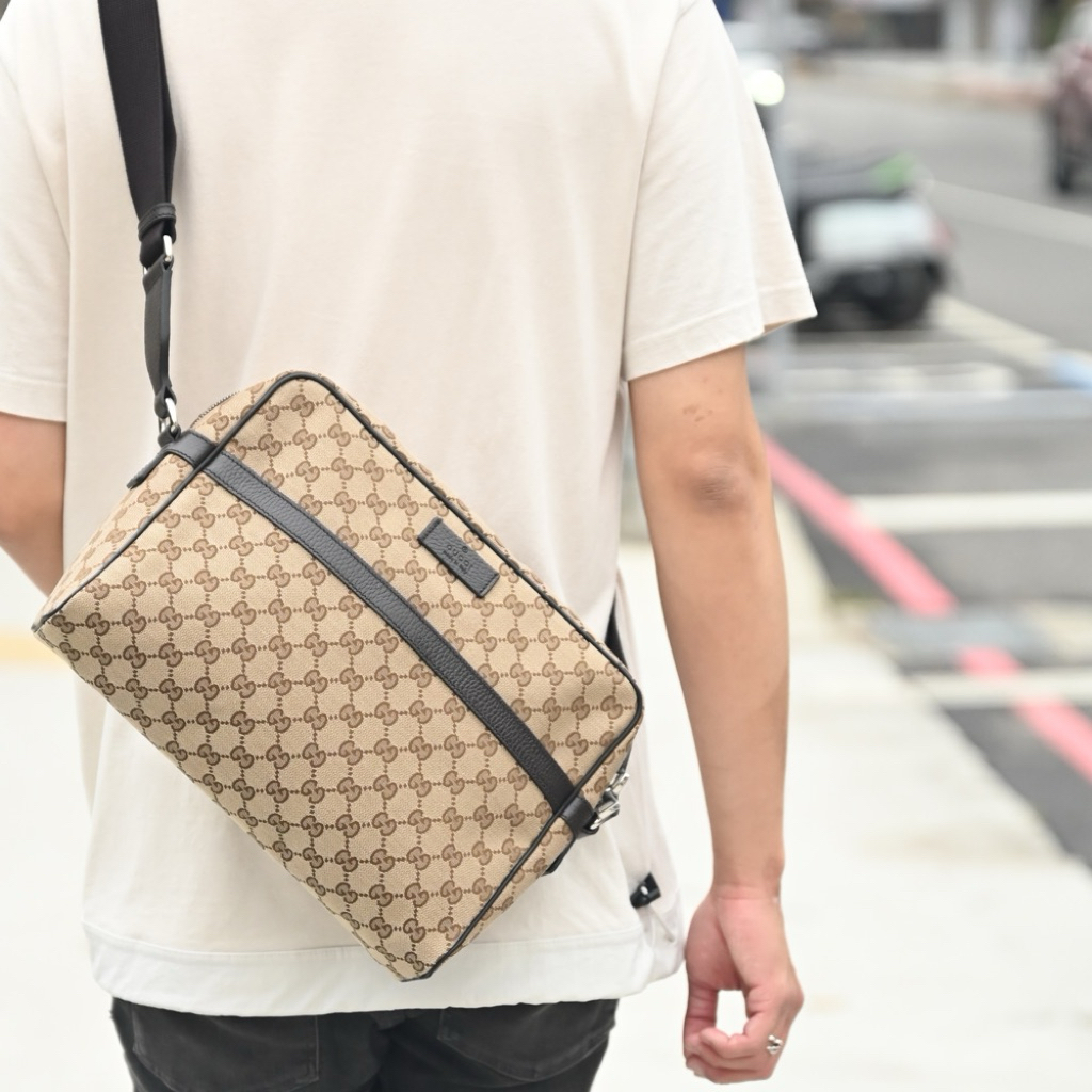 GUCCI GG Supreme Canvas Camera Case Messenger Shoulder Crossbody Bag