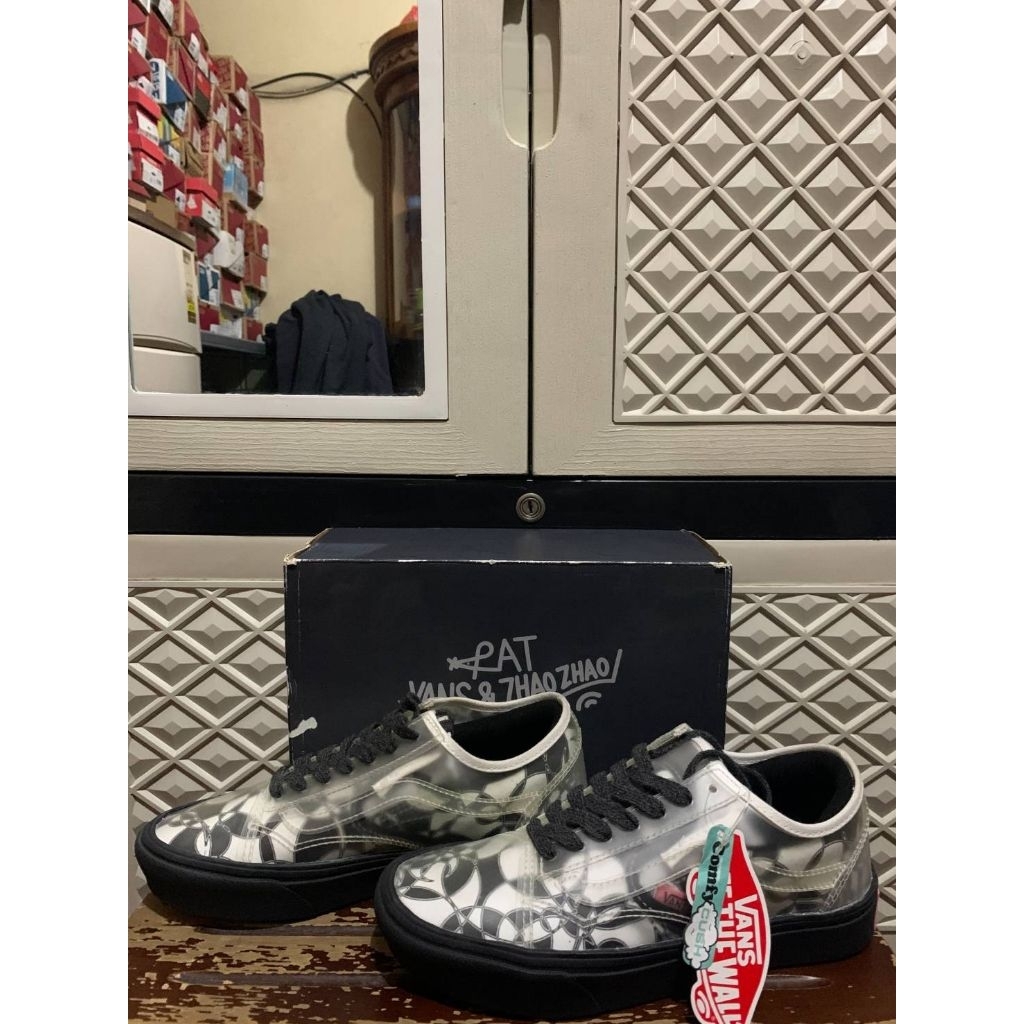 ORIGINAL SLIP SKOOL VANS WOMEN COMFYCUSH ZHAO ZHAO BLACK WHITE